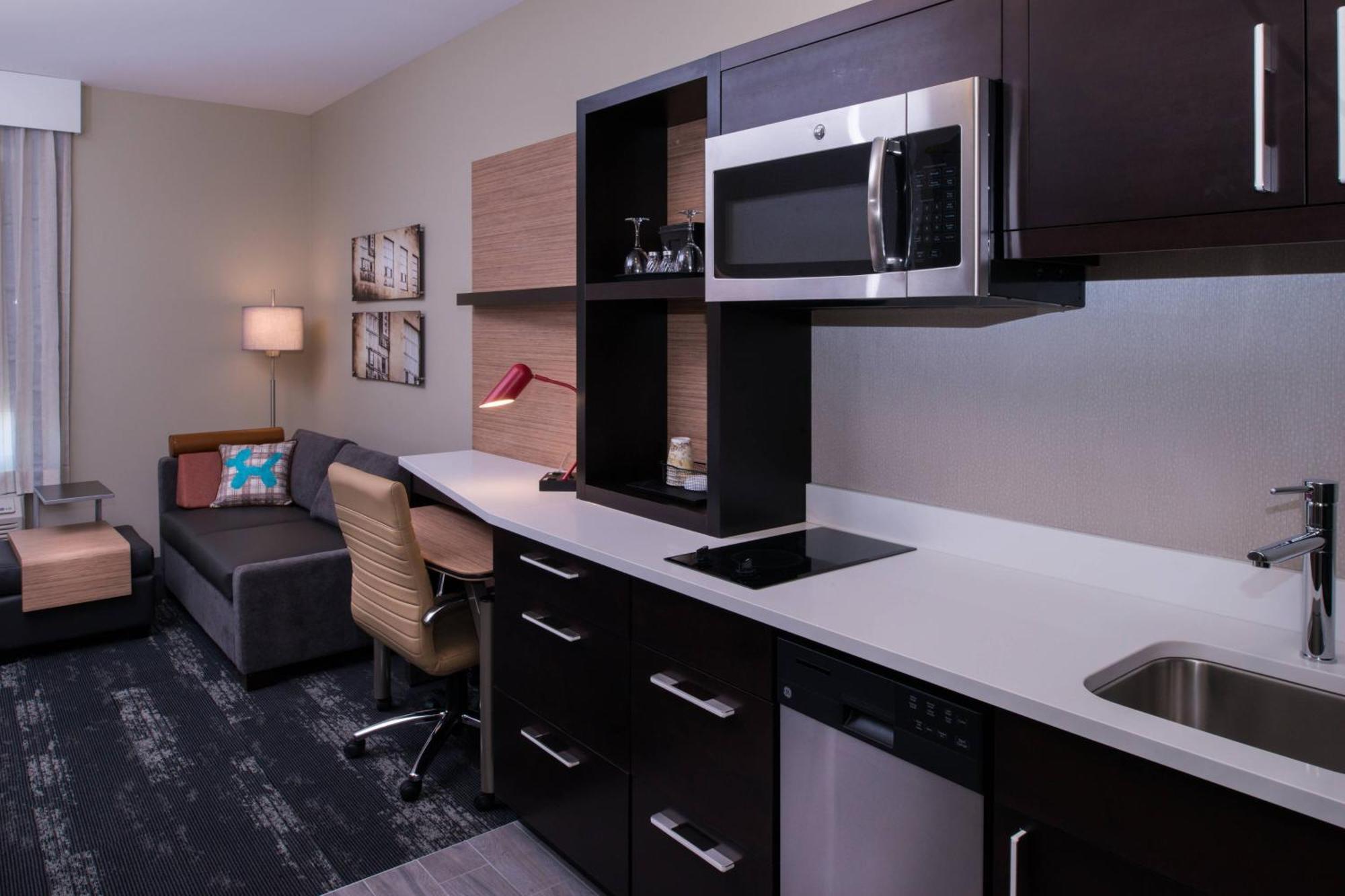 Towneplace Suites By Marriott Saskatoon Extérieur photo